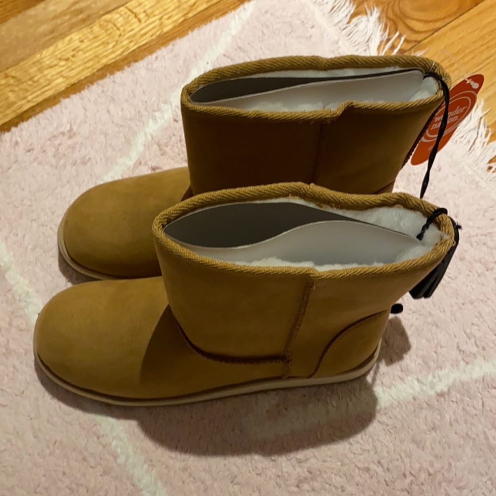 Children’s boots size 6